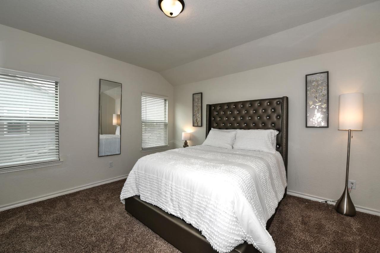 New 3 Bedroom Vacation Lackland/sea World/la Cantera San Antonio