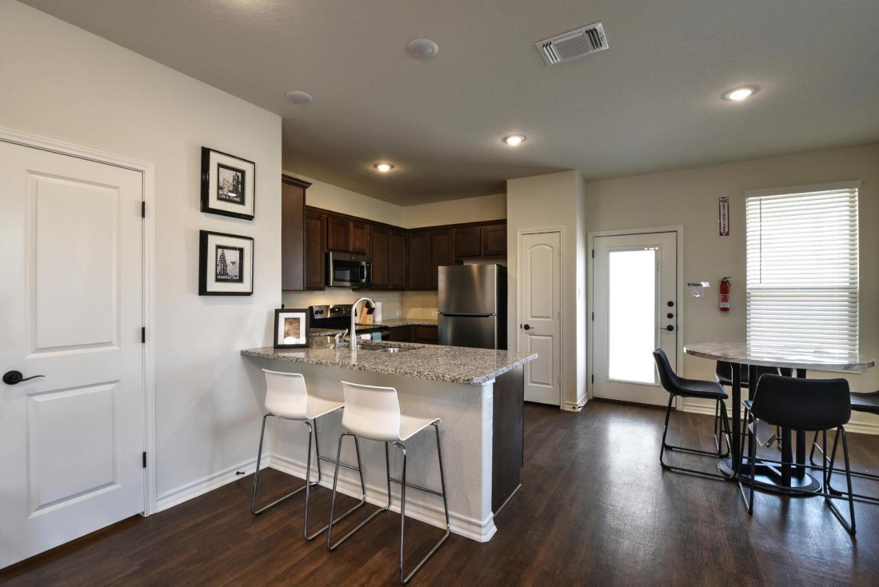 New 3 Bedroom Vacation Lackland/sea World/la Cantera San Antonio
