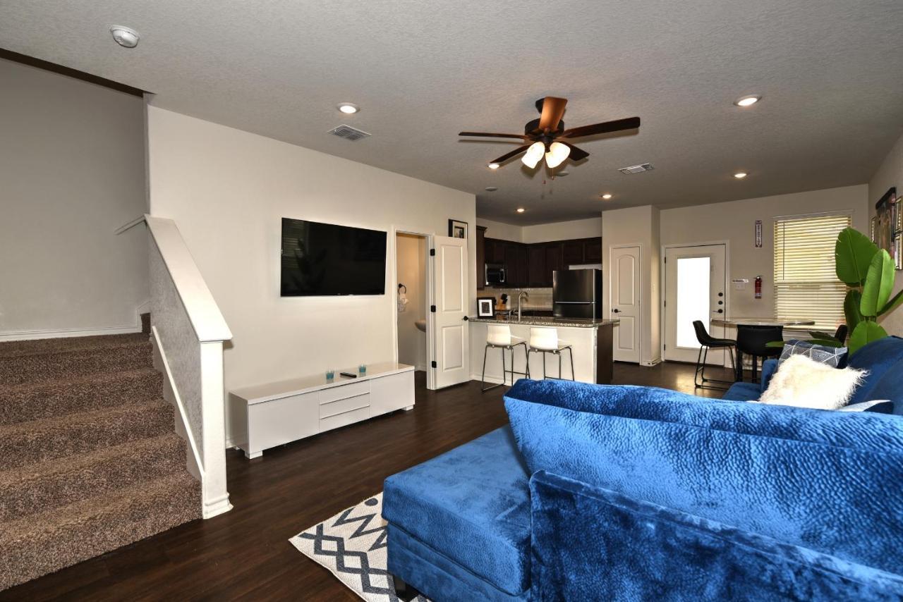 New 3 Bedroom Vacation Lackland/sea World/la Cantera *